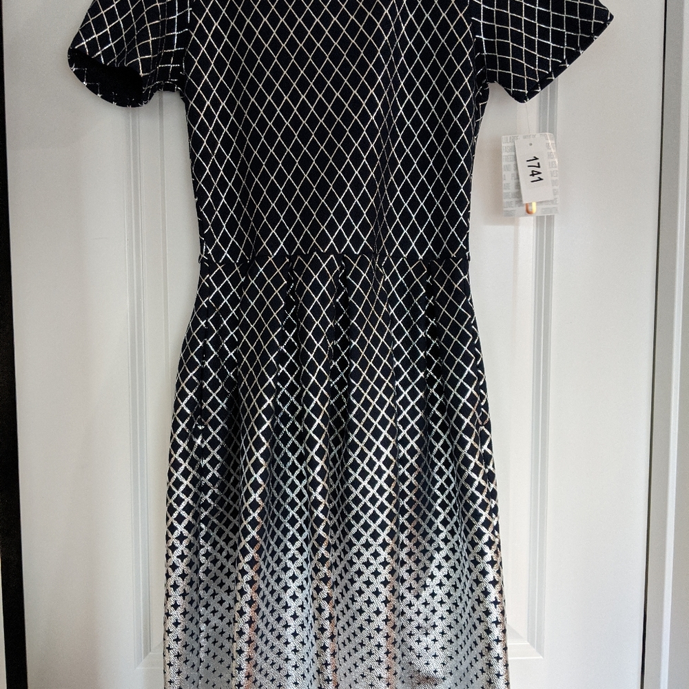 Amelia lularoe holiday dress